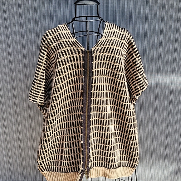 Free People poncho style sweater - Picture 2 of 2